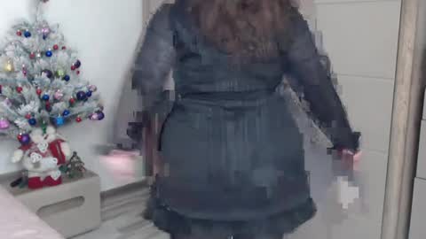 curvyanna13 online show from January 7, 2:30 pm