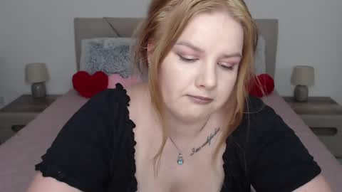 curvyanna13 online show from February 21, 2:59 pm