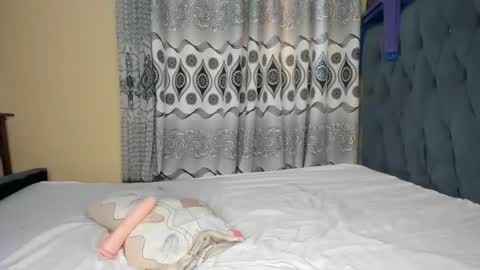 curvyjoan online show from December 22, 8:27 am