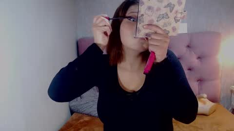 Snapshot of curvyjulieth chatting on February 6, 4:10 am Julieth online show from February 6, 4:10 am