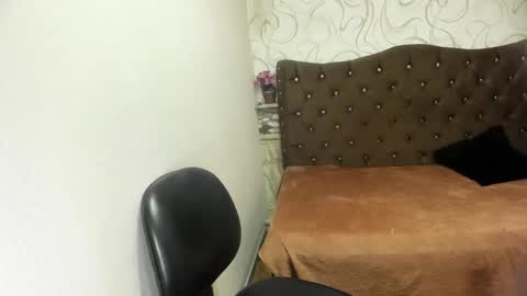 Snapshot of curvyjulieth chatting on December 10, 2:38 am Julieth online show from December 10, 2:38 am