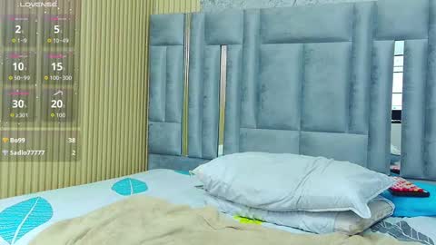 Elaine online show from September 23, 2:37 pm
