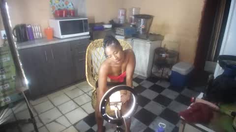 curvypear76x online show from September 30, 10:32 am