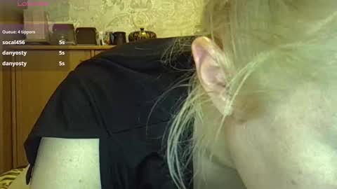 Curvy online show from February 14, 4:53 pm