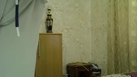 Curvy online show from May 21, 3:32 pm