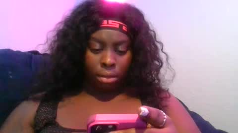 curvyychocolate online show from February 11, 10:07 pm