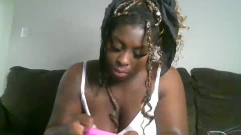 curvyychocolate online show from December 30, 1:03 pm