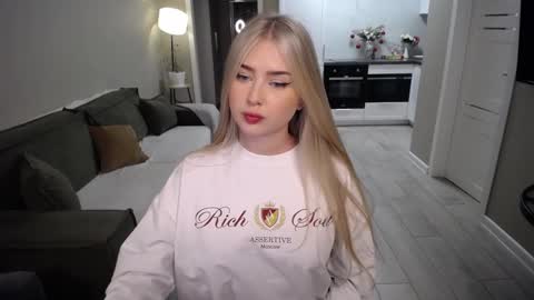 Kira  online show from February 4, 1:14 pm