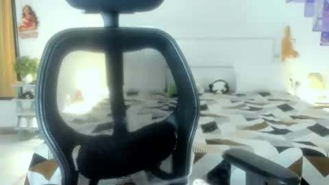 Alisha online show from April 7, 4:47 am