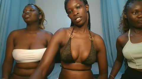 Snapshot of cute_angel11 chatting on October 22, 10:04 pm angel online show from October 22, 10:04 pm