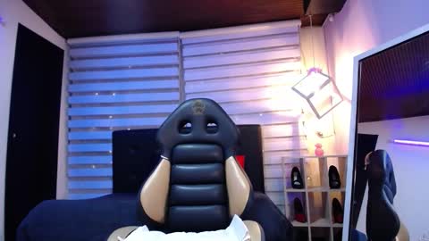 Snapshot of cute_angel_1 chatting on October 23, 12:33 pm cute_angel_1 online show from October 23, 12:33 pm