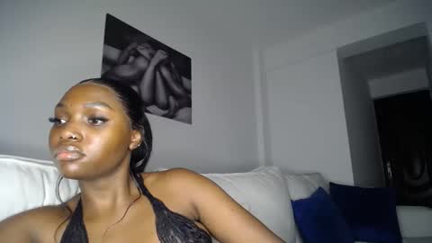 Liya online show from December 18, 11:19 pm