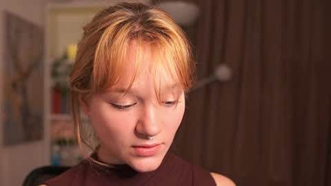 Coco online show from November 25, 8:42 pm