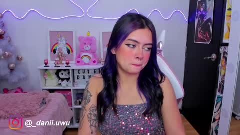 Snapshot of cute_dani__ chatting on December 31, 11:09 am Dani online show from December 31, 11:09 am