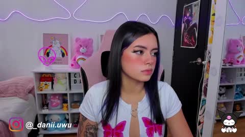 Snapshot of cute_dani__ chatting on March 5, 6:12 pm Dani online show from March 5, 6:12 pm