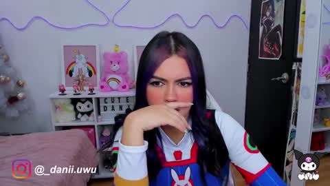Snapshot of cute_dani__ chatting on December 4, 9:51 am Dani online show from December 4, 9:51 am