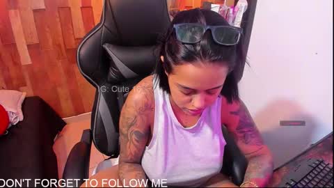    Independent Model online show from October 1, 12:59 am