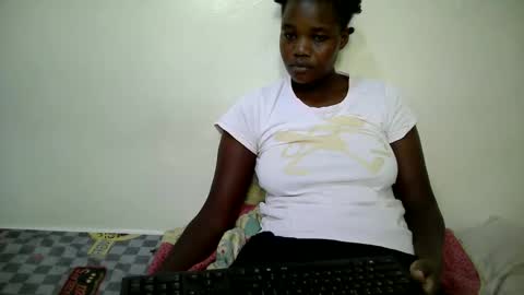 Snapshot of cute_heaven chatting on October 19, 11:12 am cute_heaven online show from October 19, 11:12 am