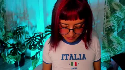 Snapshot of cute_hollywood chatting on September 14, 8:07 pm Sofa online show from September 14, 8:07 pm