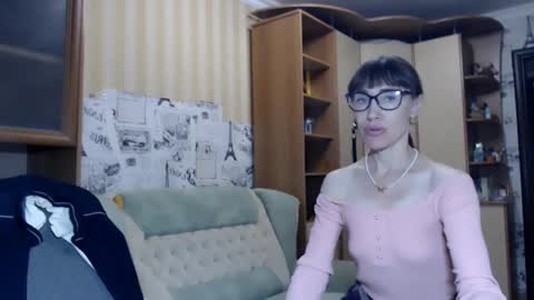 cute_lion_ online show from December 10, 11:11 am