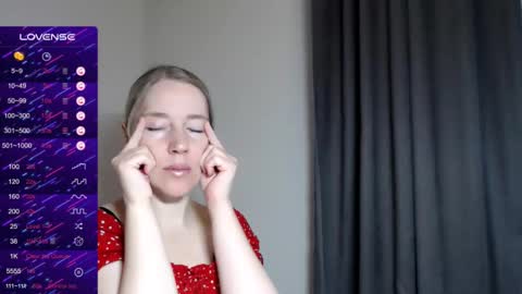 cute_lion_ online show from December 16, 10:29 am