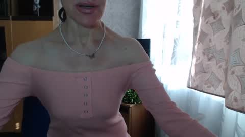 cute_lion_ online show from January 1, 9:49 am