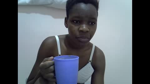 Snapshot of cute_marion chatting on February 14, 12:25 pm cute_marion online show from February 14, 12:25 pm