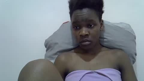 Snapshot of cute_marion chatting on February 19, 12:35 am cute_marion online show from February 19, 12:35 am