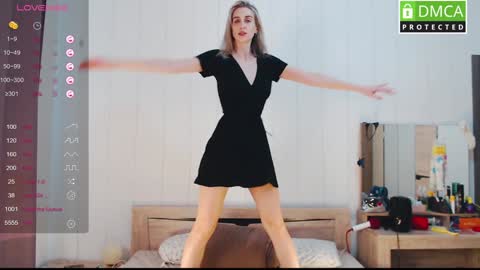 Snapshot of cute_milana chatting on February 8, 7:48 am Milana online show from February 8, 7:48 am