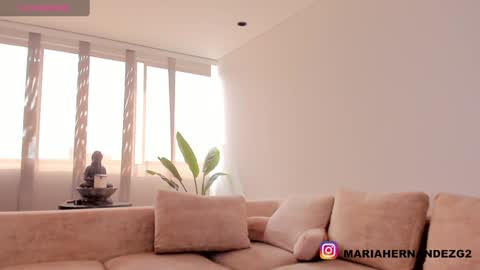 Snapshot of cute_molly18 chatting on December 14, 5:25 pm Maria online show from December 14, 5:25 pm