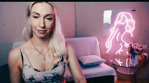 Snapshot of cute_smile_shy chatting on October 11, 5:48 pm cute_smile_shy online show from October 11, 5:48 pm