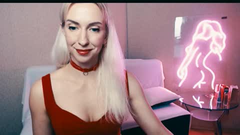 Snapshot of cute_smile_shy chatting on October 30, 8:21 pm cute_smile_shy online show from October 30, 8:21 pm