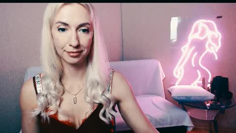 Snapshot of cute_smile_shy chatting on September 27, 9:00 pm cute_smile_shy online show from September 27, 9:00 pm