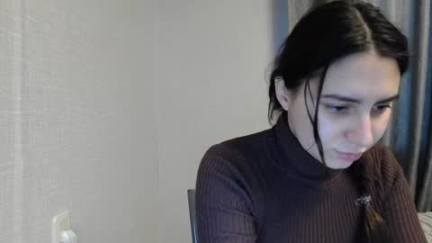 cute_strawberry_ online show from December 26, 6:30 am