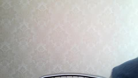 Snapshot of cute_strawberry_ chatting on October 8, 8:18 am cute_strawberry_ online show from October 8, 8:18 am