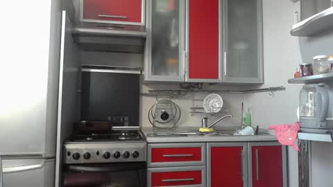 cute_strawberry_ online show from February 6, 7:13 am