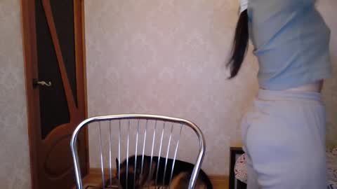 cute_strawberry_ online show from December 9, 4:45 am