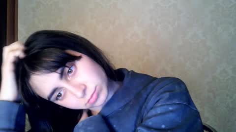 Snapshot of cute_strawberry_ chatting on October 15, 7:05 pm cute_strawberry_ online show from October 15, 7:05 pm