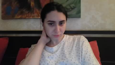 cute_strawberry_ online show from February 11, 5:50 pm