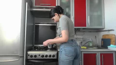cute_strawberry_ online show from February 10, 7:47 am