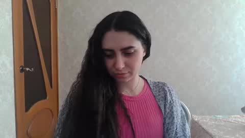 cute_strawberry_ online show from February 14, 6:34 am