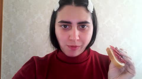 Snapshot of cute_strawberry_ chatting on October 20, 7:55 am cute_strawberry_ online show from October 20, 7:55 am