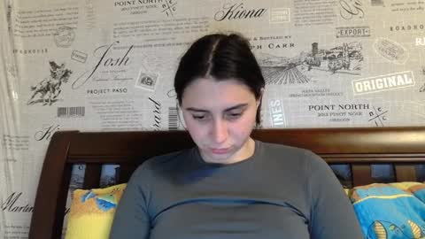 cute_strawberry_ online show from January 7, 9:35 pm