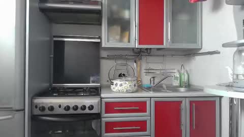 cute_strawberry_ online show from March 12, 6:29 am