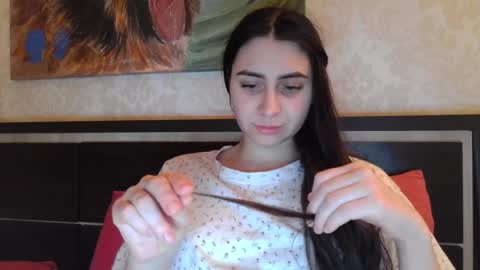 cute_strawberry_ online show from February 8, 7:49 pm