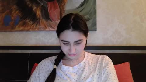cute_strawberry_ online show from March 2, 5:41 pm