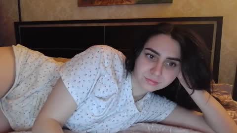 cute_strawberry_ online show from February 14, 5:46 pm