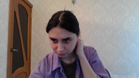 cute_strawberry_ online show from February 5, 7:50 am
