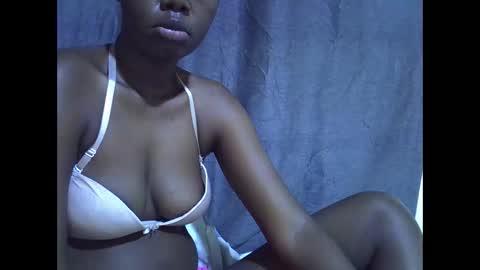 Snapshot of cute_tamara1 chatting on October 28, 8:53 am cute_tamara1 online show from October 28, 8:53 am