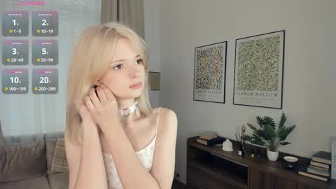 Alice online show from October 19, 8:27 am